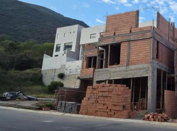25a244a268065a91aa75964ff7f15195bcb6fed89bdb1e557cc437a24488ec71 · Casa en Venta Valle Oriente Monterrey