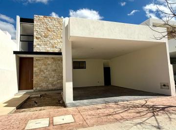 Casa en condominio · 313m² · 4 Recámaras · 2 Estacionamientos · Casa de 2 Plantas, 4 Recámaras y Alberca Al Norte de La Cuidad