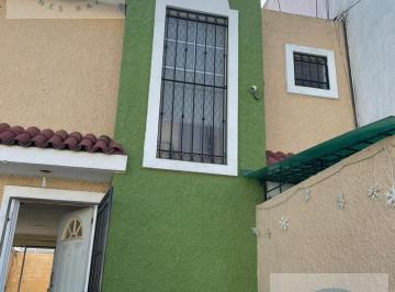 Casa · 187m² · 4 Recámaras · 2 Estacionamientos · Casa en Girasoles Elite