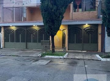 Casa · 468m² · 4 Recámaras · Casa en Venta en Bosques de La Victoria Guadalajara Jal