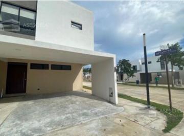Casa en condominio · 148m² · 2 Recámaras · Casa en Venta Dentro de Privada en Cholul
