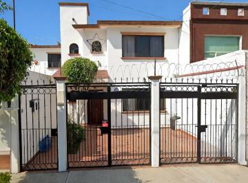 Casa de 4 habitaciones, Nezahualcóyotl · Casa en Venta en Valle de Aragon 1ra. Secc. Cd. Nezahualcoyotl, Edo. Mex.
