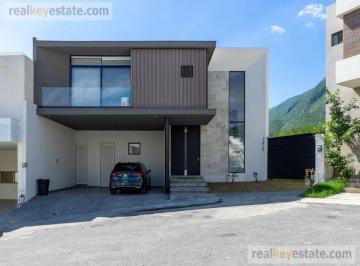 Casa · 272m² · 3 Recámaras · 2 Estacionamientos · Casa Venta en Vistancias 2 Sector, Monterrey, Nuevo León