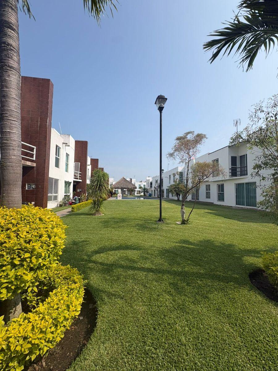 Renta de Casa con 3 Rec en La Cantera Ayala