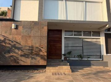 Casa · 200m² · 3 Recámaras · 3 Estacionamientos · Altozano Cerca Uvaq, Glorieta del Papa, Elegante y Amplia Casa, Areas Verdes
