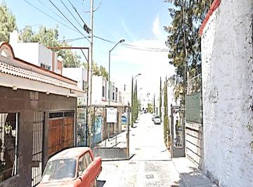 Casa de 3 habitaciones, Celaya · Casa de Dos Niveles, con 106 m² Superficie de Terreno y 3 Recámaras en Venta en Las Arboledas