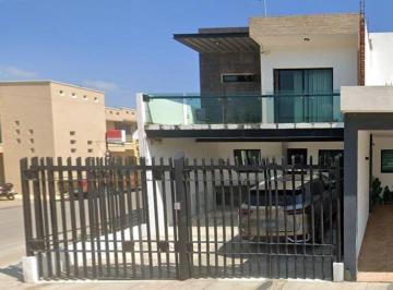 Casa de 3 habitaciones, Zapotlán el Grande · Casa en Venta en Ciudad Guzmán