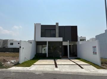 Casa · 200m² · 3 Recámaras · 2 Estacionamientos · Casa - Fraccionamiento Lomas de La Rioja