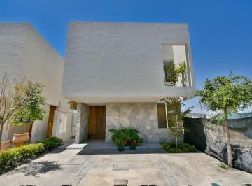 Casa en condominio de 4 habitaciones, Zapopan · Casa con Recámara en Planta Baja y Dentro de Coto en Parques Vallarta