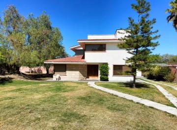 Casa de 3 habitaciones, Celaya · Se Vende Casa Y/o + Terreno en Praderas de La Hacienda en Celaya