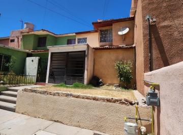 Casa de 3 habitaciones, Chihuahua · Se Vende Casa de 2 Plantas en Col. Chihuahua 2000 $1'100,000