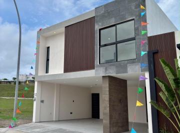 Casa · 240m² · 3 Recámaras · 2 Estacionamientos · Casa - Lomas Diamante
