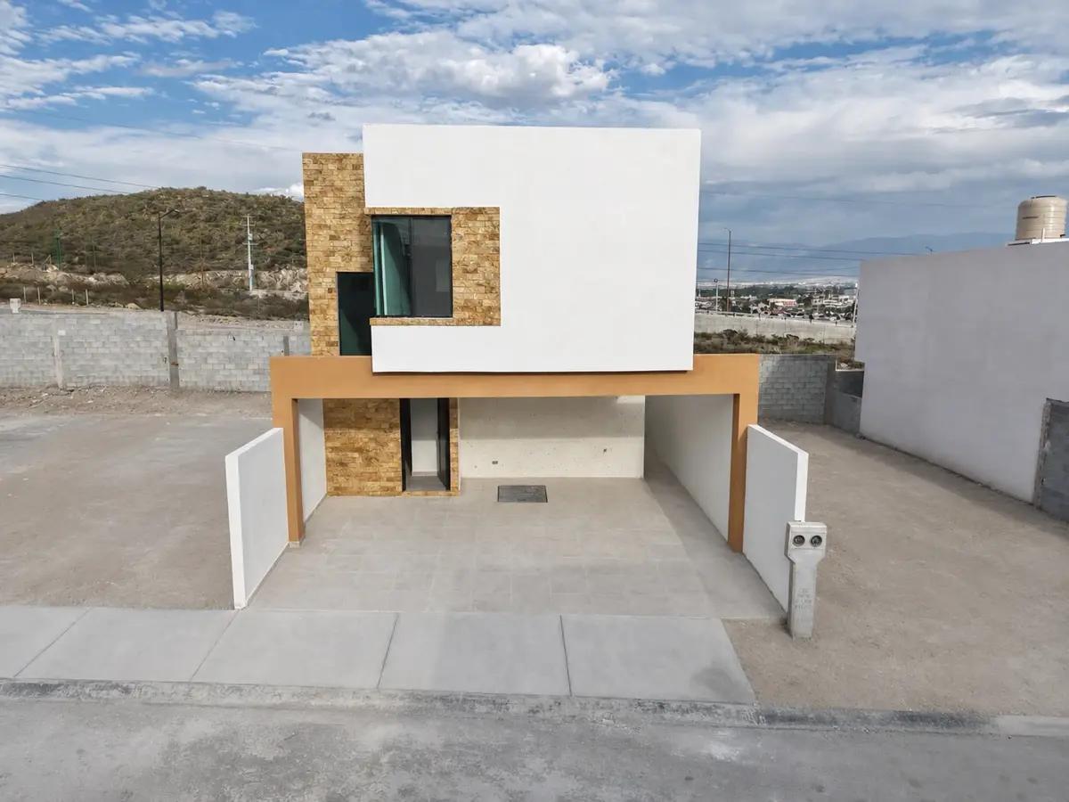 Casa de 2 Pisos en Fraccionamiento Piamonte 165 m&sup2;