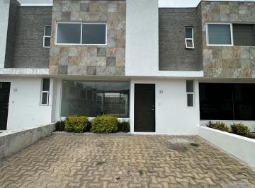 Casa · 120m² · 2 Estacionamientos · Casa - Fraccionamiento Sonterra
