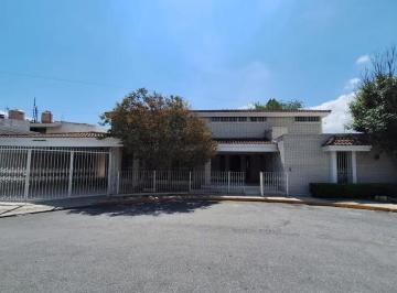 1 · Residencia en Renta 5 Recamaras en Privada
