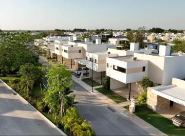 1 · Casa en Venta en Privada Al Norte de Merida en Conkal