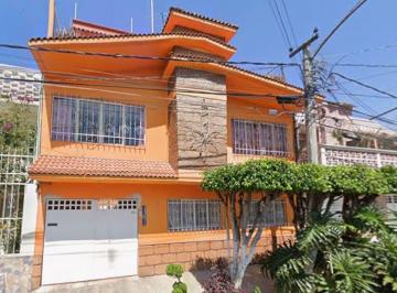 Casa de 4 habitaciones, Nezahualcóyotl · C. Lago Ontario, Agua Azul