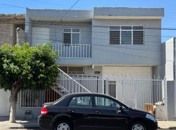 Casa de 2 habitaciones, Zapopan · Casa en Venta Excelente Ubicación, Ideal Para Vivienda o Negocio en Loma Bonita 2 Habitaciones 2 Bañ