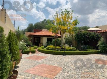 Casa · 345m² · 3 Recámaras · 4 Estacionamientos · Casa en Venta en Residencial El Carmen, León Gto