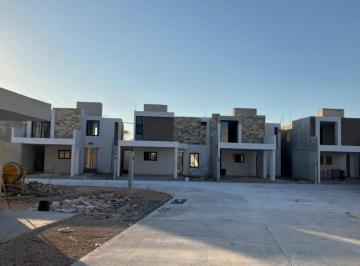 Casa en condominio · 210m² · 4 Recámaras · 2 Estacionamientos · Venta Casa 4 Recámaras con Paneles Solares Alberca y Amenidades Temozon Norte