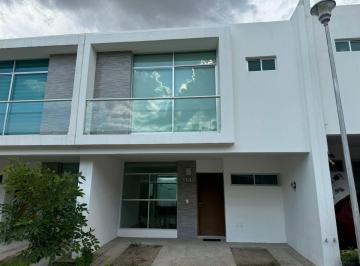 Casa de 3 habitaciones, Zapopan · Casa Nueva en Renta – Coto Livorno, Natura Bosque Residencial