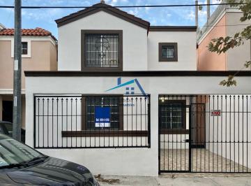 Casa de 3 habitaciones, Guadalupe · Casa en Venta en Jardines de Andalucía