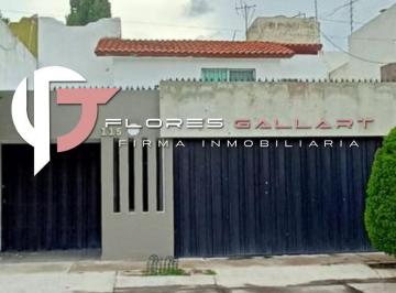 Casa · 300m² · 3 Recámaras · 3 Estacionamientos · Casa Semiamueblada en Renta en Villas de San Nicolás Al Norte de La Ciudad de Aguascalientes