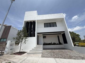 Casa · 330m² · 4 Recámaras · 2 Estacionamientos · Casa en Venta en Zibatá