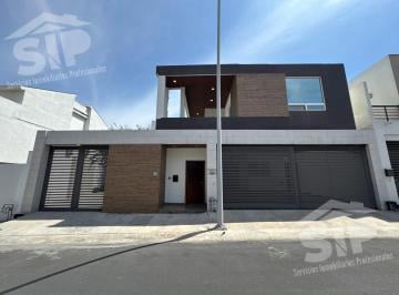 Casa · 440m² · 4 Recámaras · 2 Estacionamientos · Casa en Venta Puerta de Hierro Cumbres Mty