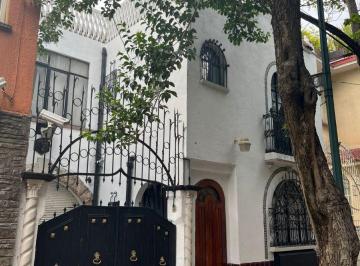Casa de 3 habitaciones, Cuauhtémoc · Casa en Renta en Condesa – Calle Cuautla