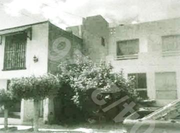 Casa de 2 habitaciones, León · Casa de Dos Niveles con 67 m² de Terreno y 2 Recámaras en Venta en Jardines de La Presa