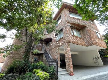 Casa en condominio · 633m² · 4 Recámaras · 4 Estacionamientos · Casa en Condominio en Venta en San Jerónimo Lídice