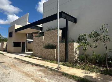 Villa · 235m² · 2 Recámaras · 2 Estacionamientos · Venta Villa de 3 Niveles 2 Recamaras, Alberca y Rooftop en Residencial del Mayab Temozon Norte