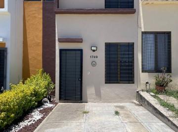Casa de 3 habitaciones, Zapopan · Casa en Renta en Los Treboles Residencial