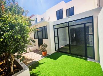 Casa de 3 habitaciones, El Marqués · Casa con Ampliacion Sala Tv, Jardin y Estudio Zibata