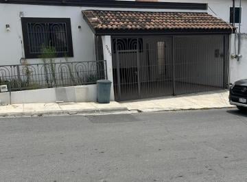 Casa · 225m² · 3 Recámaras · 2 Estacionamientos · Casa en Venta Col. Las Brisas