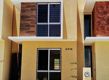 Casa de 2 habitaciones, Bahía de Banderas · Casa en Coto Izamal Sin Miebles con Terreno Excedente, con Seguridad 24 Hrs, Alberca