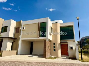 Casa de 3 habitaciones, Querétaro · Venta Amplia Casa en Cumbres del Lago Juriquilla 3 Recamaras 4 Baños Sala de Tv