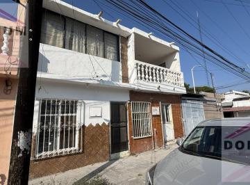 Casa · 220m² · 2 Recámaras · Juventino Rosas, Col. Buenos Aires