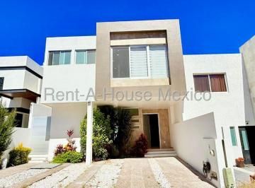 Casa de 4 habitaciones, Querétaro · Casa en Venta Cumbres del Lago Juriquilla 4 Recamaras 4 Baños Sala Tv Jardin Terraza