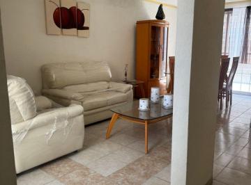 Casa amueblada en renta, fraccionada privado con control de acceso.
Sala, comedo · Casa Amieblada en Renta