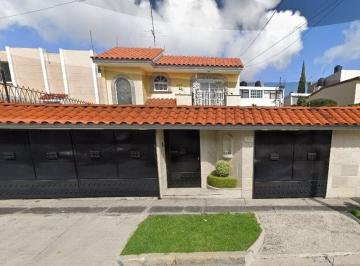 Casa de 4 habitaciones, Naucalpan de Juárez · Venta de Casa en Fraccionamiento Ciudad Satelite, Naucalpan, Estado de Mexico