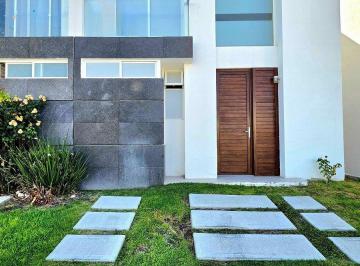 Casa · 160m² · 3 Recámaras · 2 Estacionamientos · Renta Casa en Residencial El Refugio Querétaro
