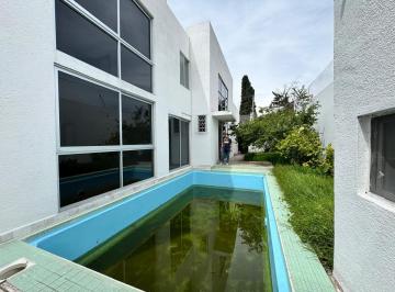 Casa · 307m² · 3 Recámaras · 4 Estacionamientos · Casa en Venta, en Bosques del Cimatario