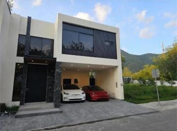 Casa de 3 habitaciones, Monterrey · Casa Venta Carretera Nacional, Monterrey, Nuevo León