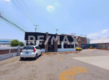Local comercial · 135m² · 4 Estacionamientos · Local Comercial con Excelente Ubicación - Av 5 de Febrero - (4)