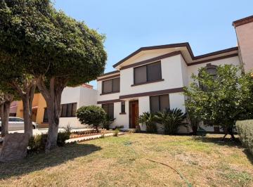 Fachada · Casa en Venta Pueblo Nuevo, Qro