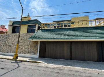 Casa · 555m² · 4 Recámaras · 2 Estacionamientos · Casa en Venta - (4)