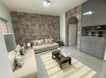Casa de 3 habitaciones, Tlajomulco de Zúñiga · Casa en Venta Villa California Estilo Sacramento | Remodelada