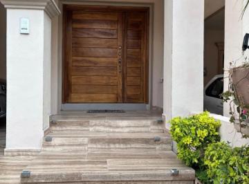Casa de 3 habitaciones, Tlajomulco de Zúñiga · Casa en Venta Villa California Estilo Sacramento | Remodelada